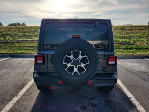 Used 2021 Jeep Wrangler Rubicon w/ Cold Weather Group image 6