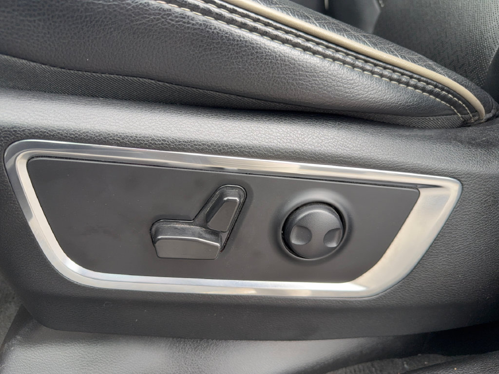 Used 2024 RAM 1500 Laramie RWD image 15