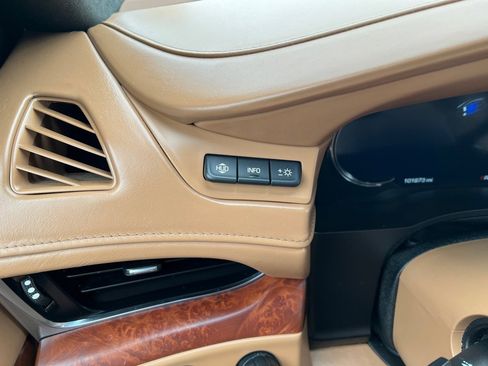 Used 2017 Cadillac Escalade ESV Platinum image 33