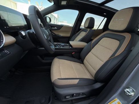 New 2026 Chevrolet Equinox ACTIV w/ Convenience Package III FWD image 18