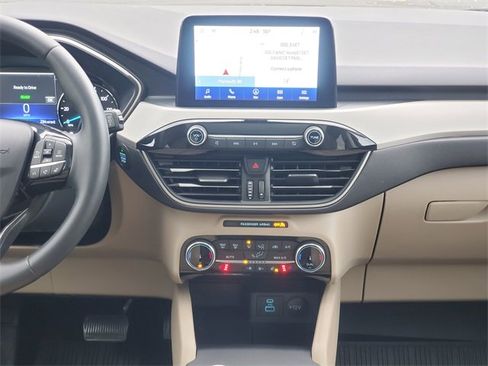 Used 2022 Ford Escape SEL image 31