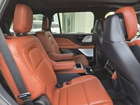 Used 2025 Lincoln Aviator Reserve w/ Equipment Group 201A AWD/4WD image 22