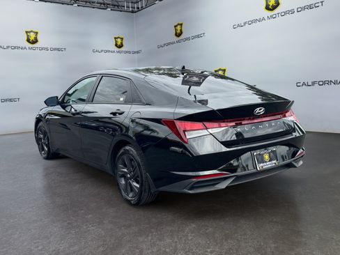 Used 2022 Hyundai Elantra SEL FWD image 3