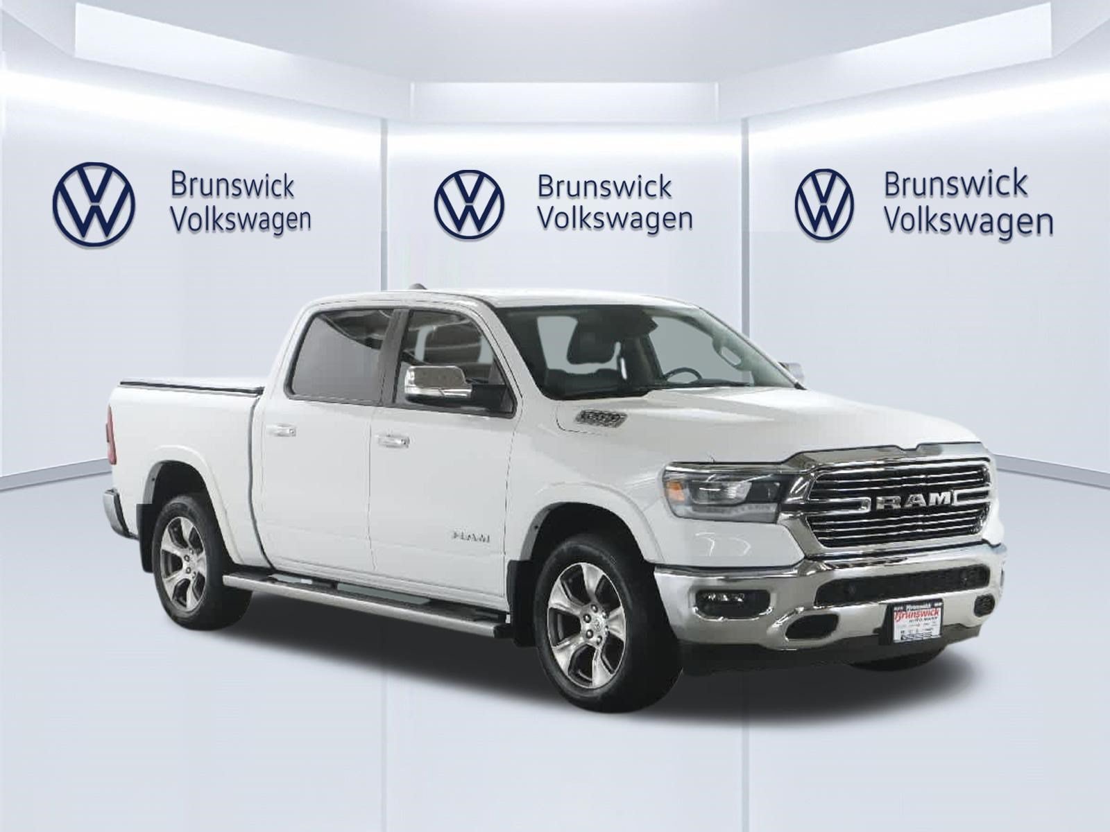 Used 2021 RAM 1500 Laramie AWD/4WD image 9