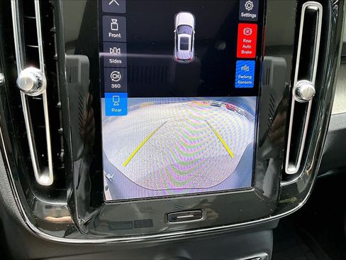 Used 2023 Volvo XC40 B5 Plus w/ Protection Package Premier AWD/4WD image 27