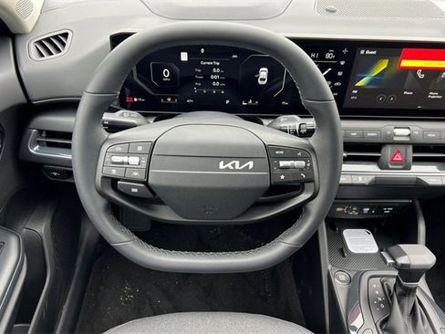 New 2025 Kia K4 EX image 16