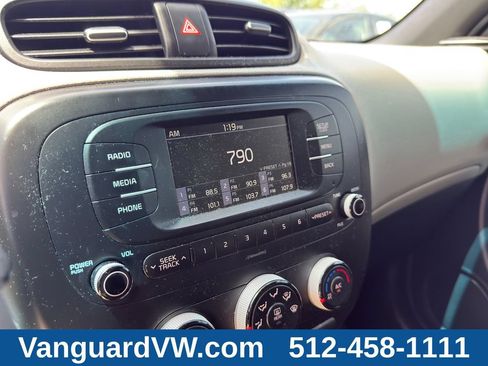 Used 2017 Kia Soul FWD image 20