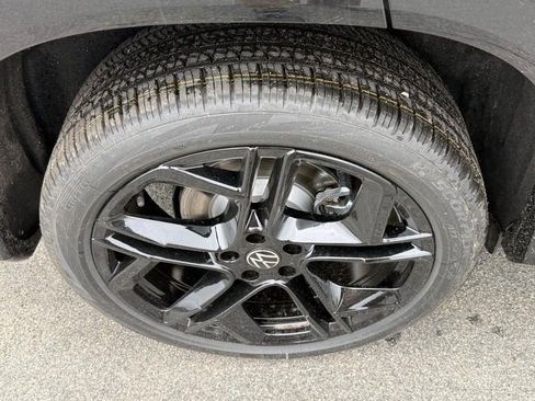 New 2026 Volkswagen Tiguan SE R-Line AWD/4WD image 4