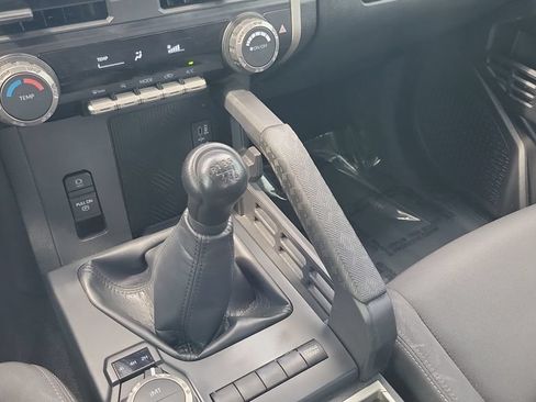 Certified 2024 Toyota Tacoma SR AWD/4WD image 15