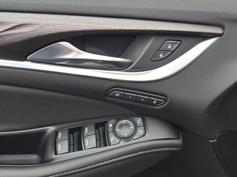 Used 2023 Buick Enclave Avenir w/ Avenir Technology Package image 16