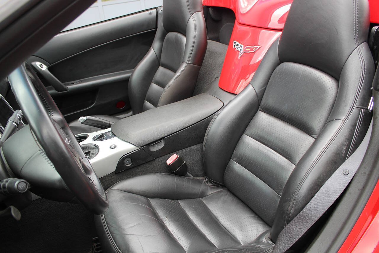 Used 2005 Chevrolet Corvette Convertible w/ Preferred Equipment Group RWD image 12