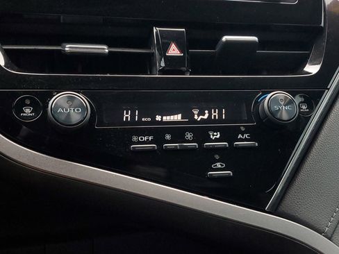 Certified 2022 Toyota Camry LE image 26