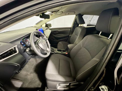 Used 2025 Toyota Corolla LE FWD image 14