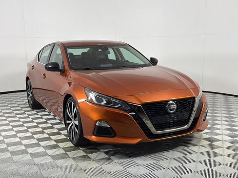 Used 2020 Nissan Altima 2.5 SR FWD image 3