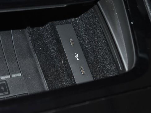 Certified 2025 Porsche Cayenne image 16