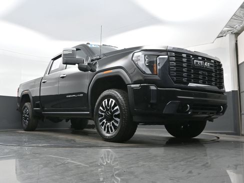 Used 2024 GMC Sierra 2500 Denali Ultimate AWD/4WD image 36