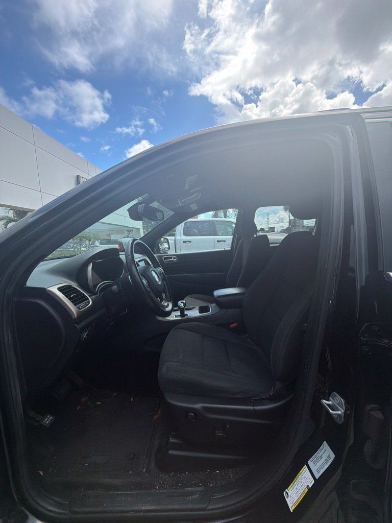 Used 2015 Jeep Grand Cherokee Laredo w/ Quick Order Package 23E RWD image 8