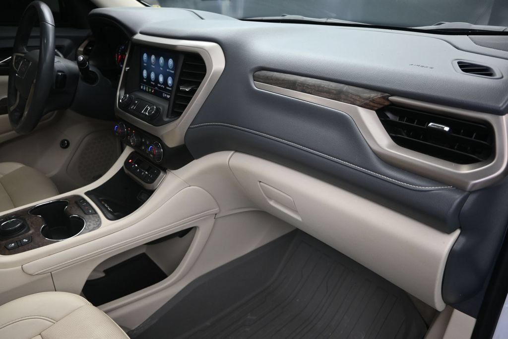 Used 2021 GMC Acadia Denali w/ Denali Technology Package FWD image 24