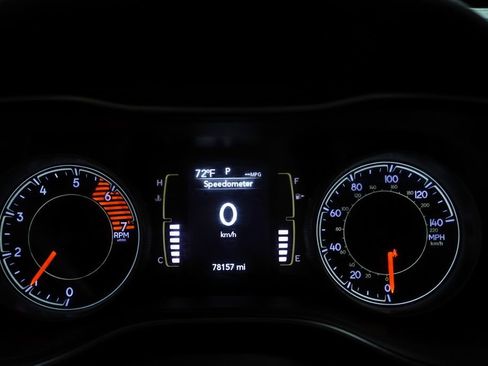 Used 2019 Jeep Cherokee Latitude Plus AWD/4WD image 21