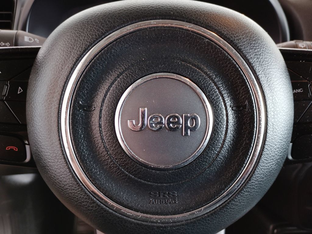 Used 2020 Jeep Renegade Altitude w/ UConnect 8.4 Nav Group FWD image 23