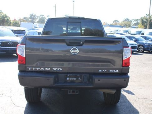 Used 2019 Nissan Titan SV w/ SV Convenience Package image 11