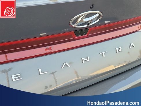 Used 2023 Hyundai Elantra SEL w/ Convenience Package image 27