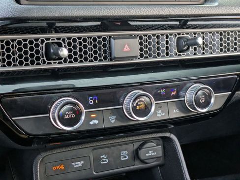 Used 2025 Honda Civic Sport image 17