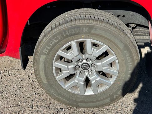 Used 2022 Nissan Frontier SV RWD image 9