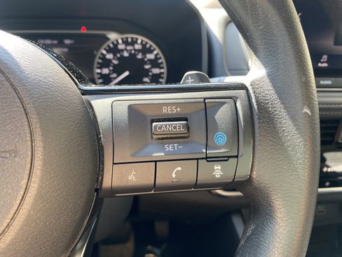 Used 2022 Nissan Rogue SV image 29