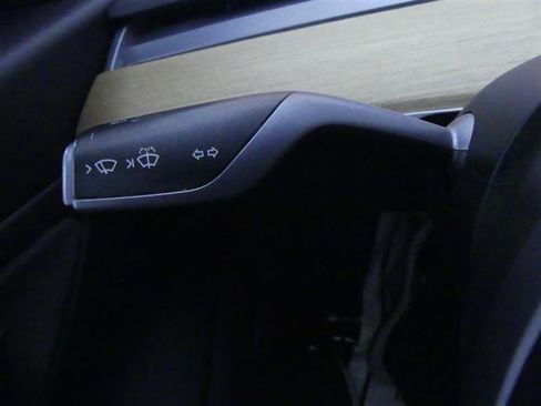 Used 2019 Tesla Model 3 Standard Range Plus image 17