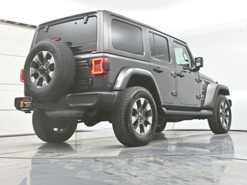 Used 2018 Jeep Wrangler Unlimited Sahara AWD/4WD image 33