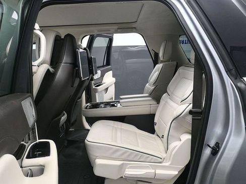 Used 2023 Lincoln Navigator L Black Label image 10