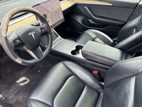 Used 2021 Tesla Model 3 Standard Range image 9