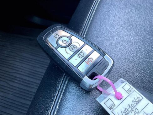 Used 2020 Ford Explorer Limited image 13