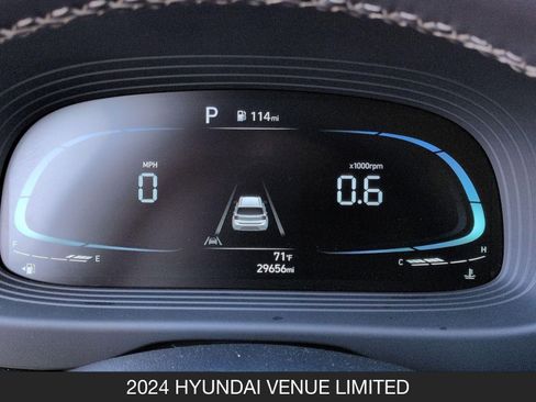 Used 2024 Hyundai Venue Limited image 19