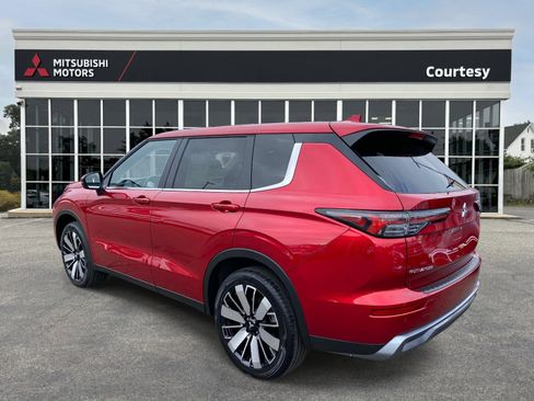 New 2026 Mitsubishi Outlander SE image 4