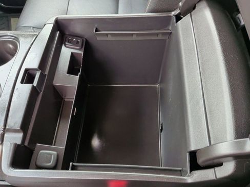 Used 2017 Chevrolet Tahoe LT image 31