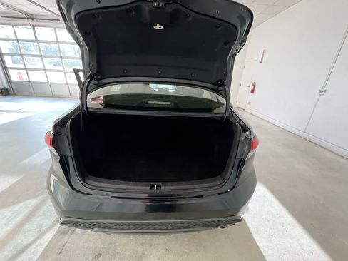 Used 2022 Toyota Corolla SE w/ Carpet Mat Package (TMS) FWD image 23
