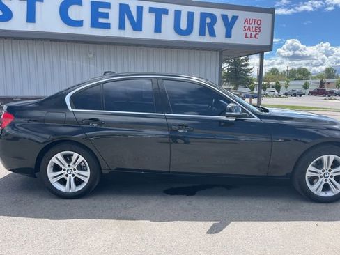 Used 2017 BMW 330i xDrive Sedan AWD/4WD image 12