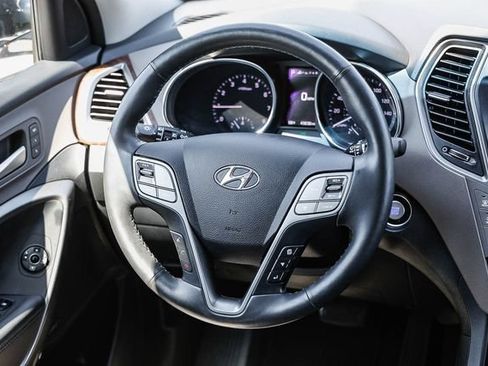 Used 2018 Hyundai Santa Fe Limited AWD/4WD image 16