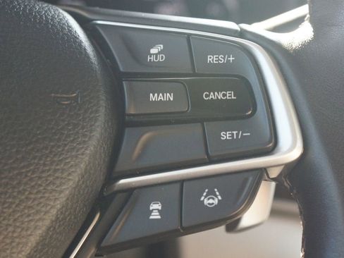 Used 2019 Honda Accord Touring image 11