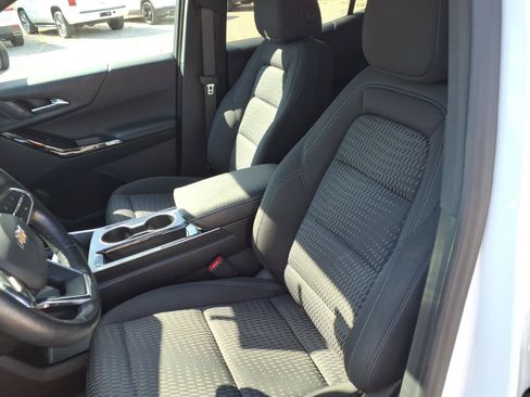 Used 2025 Chevrolet Equinox LT w/ Safety and Technology Package FWD image 15