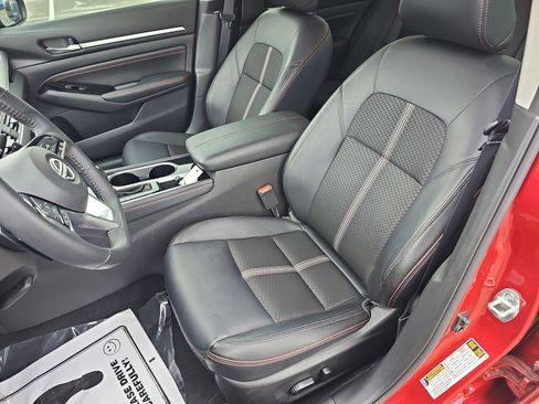 Used 2023 Nissan Altima 2.5 SR FWD image 17