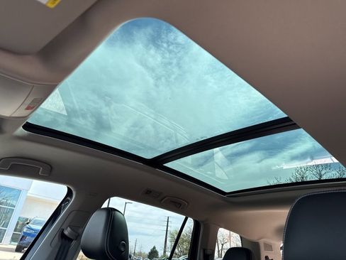 Certified 2023 Volkswagen Atlas SEL Premium image 24