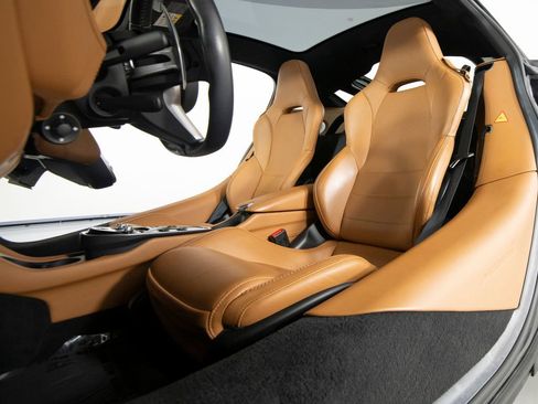 Used 2023 McLaren GT image 31