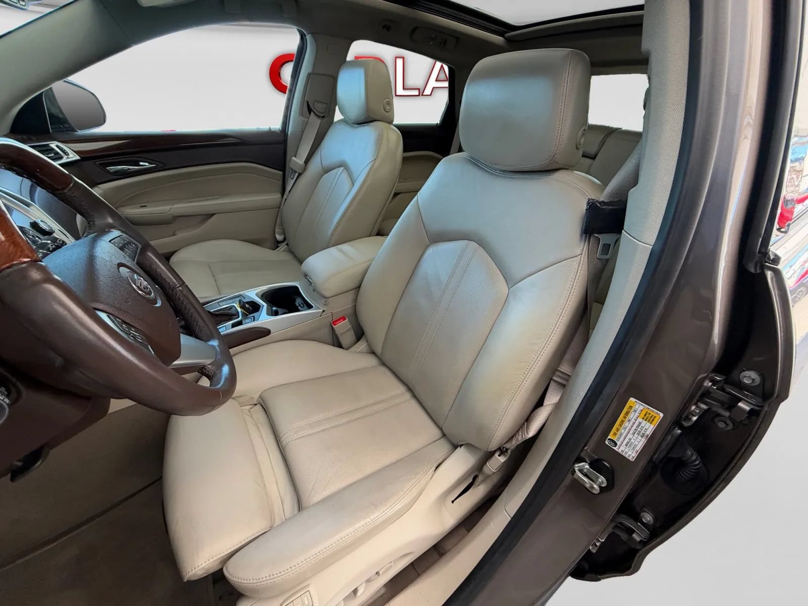 Used 2011 Cadillac SRX Luxury FWD image 14