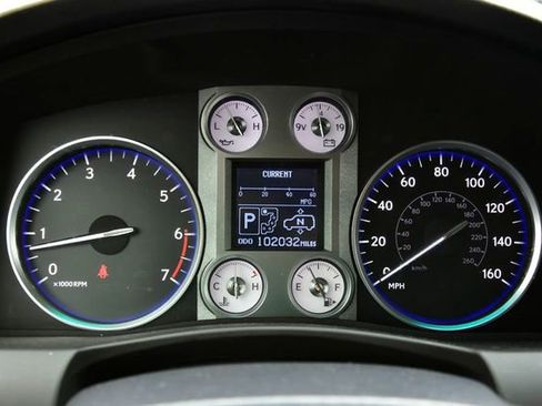 Used 2011 Lexus LX 570 4WD image 40