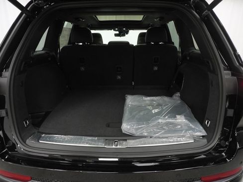 New 2026 Jeep Grand Cherokee Summit w/ Obsidian Package AWD/4WD image 31