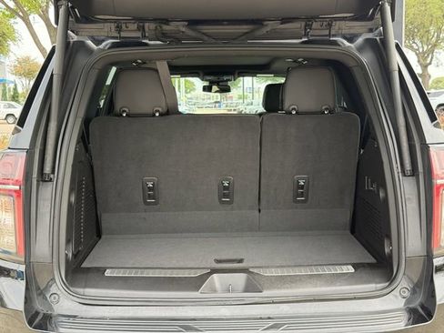 Used 2023 Chevrolet Tahoe Z71 w/ Luxury Package image 35