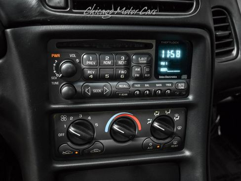Used 1999 Chevrolet Corvette Coupe w/ Lighting Pkg RWD image 12